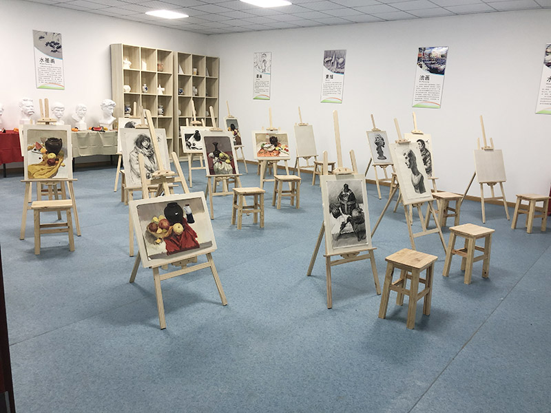 武汉光谷科技职业技术学校-绘画室